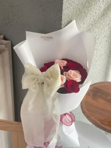 Rosy Ribbon Ode （Fresh Flower)