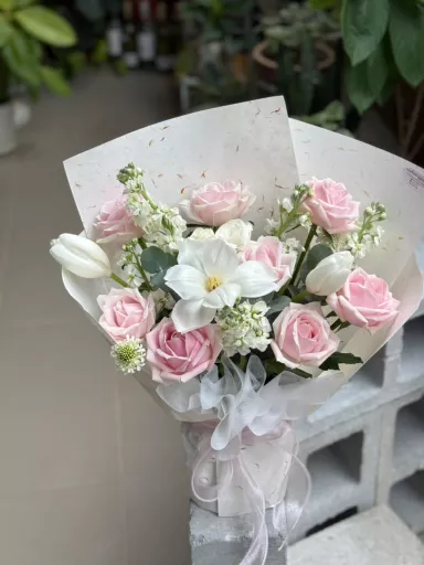 Soft Pink & White Fresh Flower Bouquet (Fresh Flower)