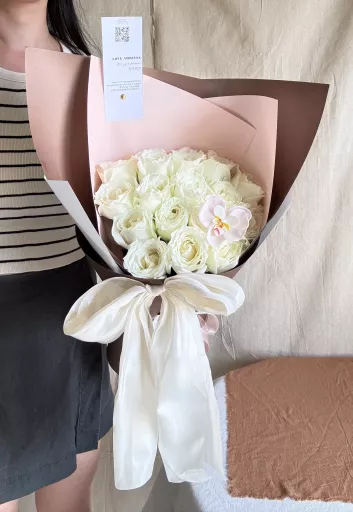 Pure fresh Rose bouquet