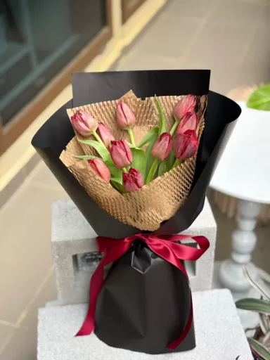 Midnight Tulip Romance (Fresh Flower)