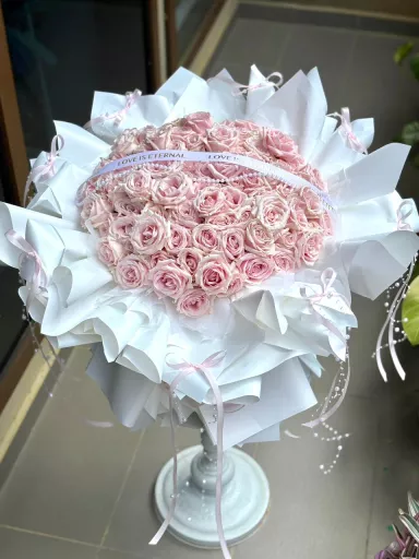 Blush Heart Rose Bouquet (Fresh Flower)