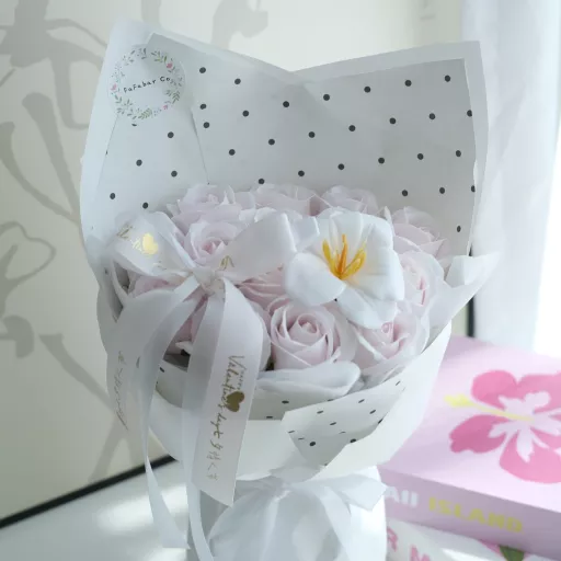 POKA DOT Blooming Tulip And Rose Bouquet (WHITE Wrapping)
