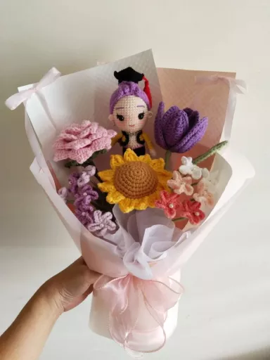 Handmade Crochet Huntrix Rumi K-Pop Graduation Doll Flower Bouquet