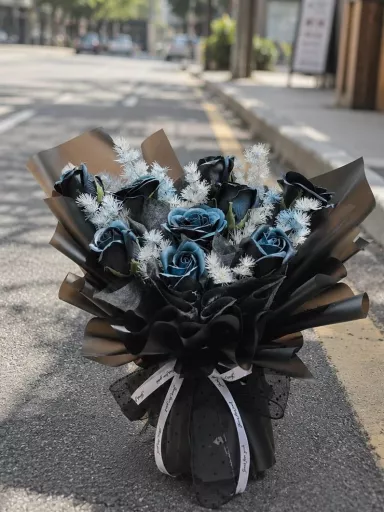 9's Moonlight Blue Flower Bouquet