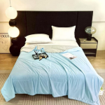 Premium Soft Blanket – Warm, Lightweight & Comfortable