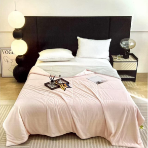 Premium Soft Blanket – Warm, Lightweight & Comfortable