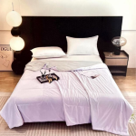 Premium Soft Blanket – Warm, Lightweight & Comfortable